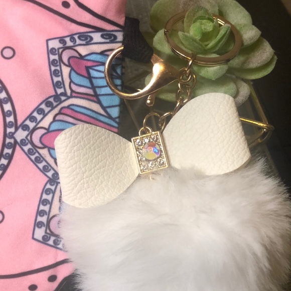 #84p💕👛NWOT Swarovski Crystal Bag & White Pom Pom Keychain 👛💕*one of a kind* - Picture 3 of 16